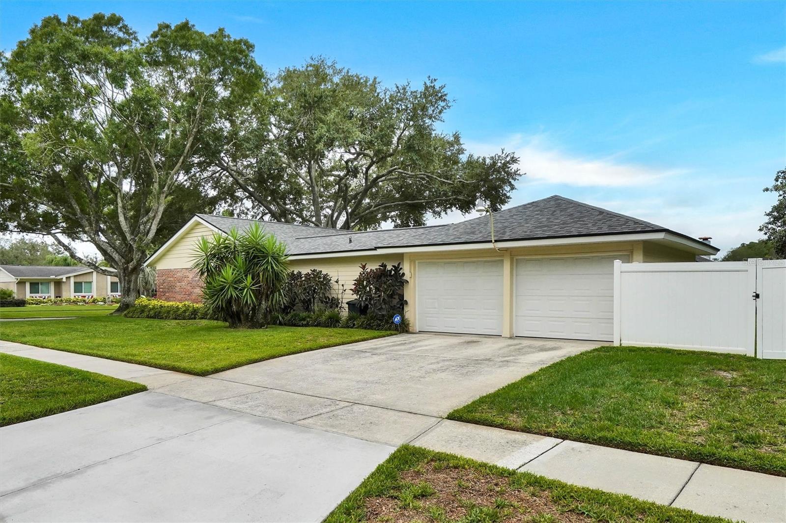 11816 Lipsey Road, FL