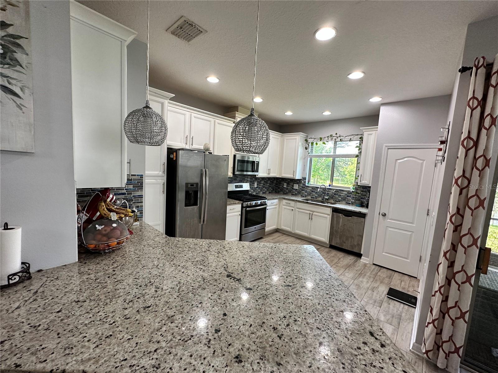 250 Rustic Loop, FL
