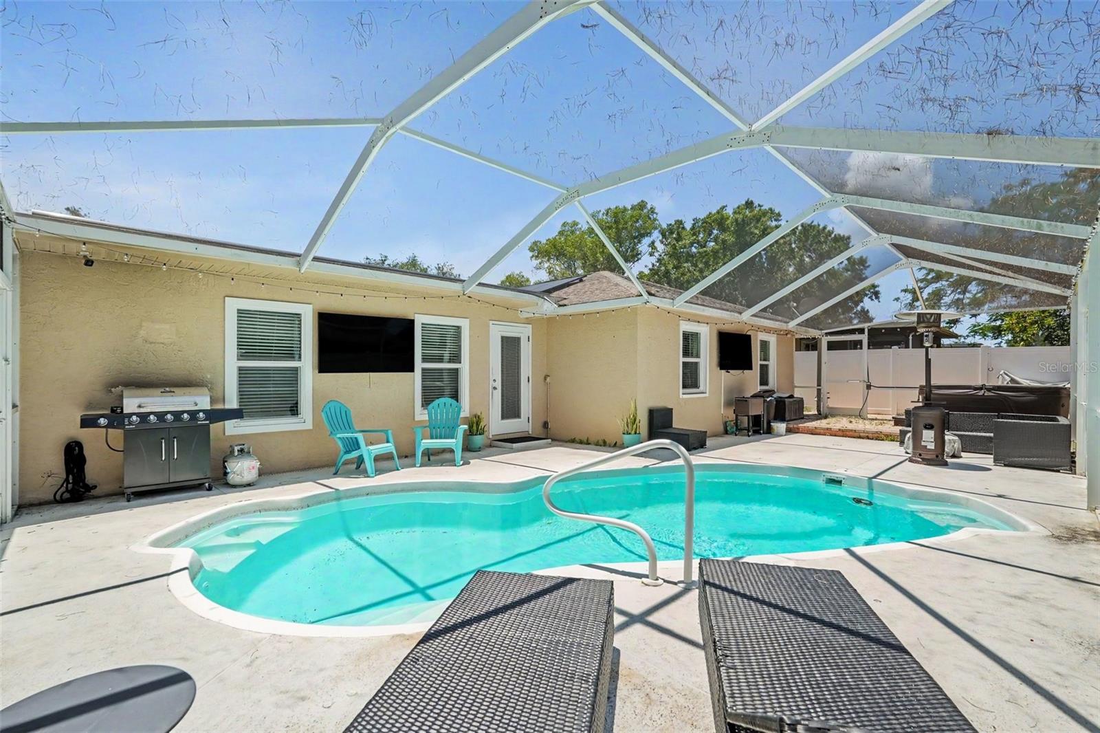 2627 Surrey Drive, FL
