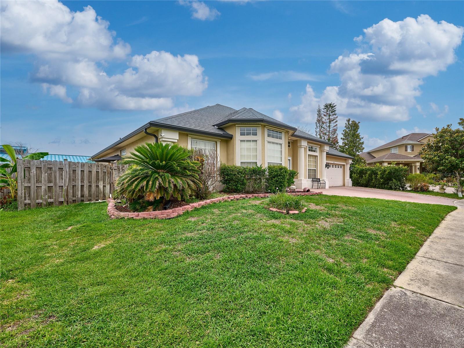 407 Thunder Gulch Court, FL
