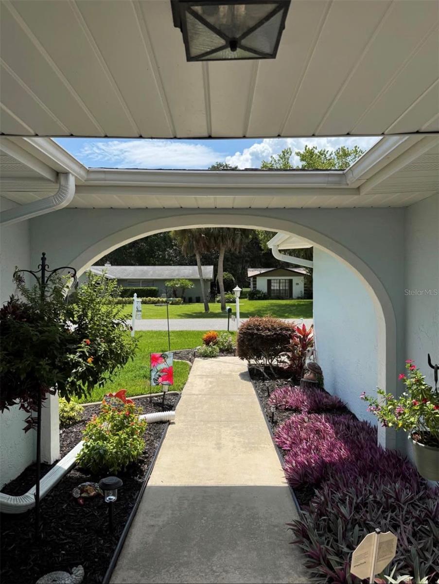 16 Courtney Place, FL