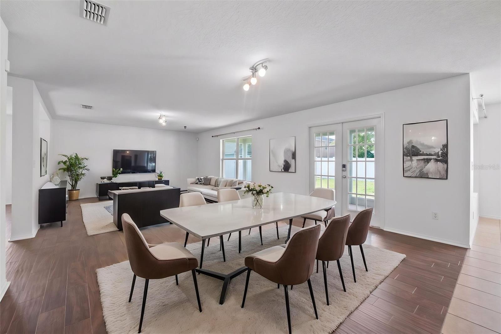 2330 Plantation Oak Drive, FL
