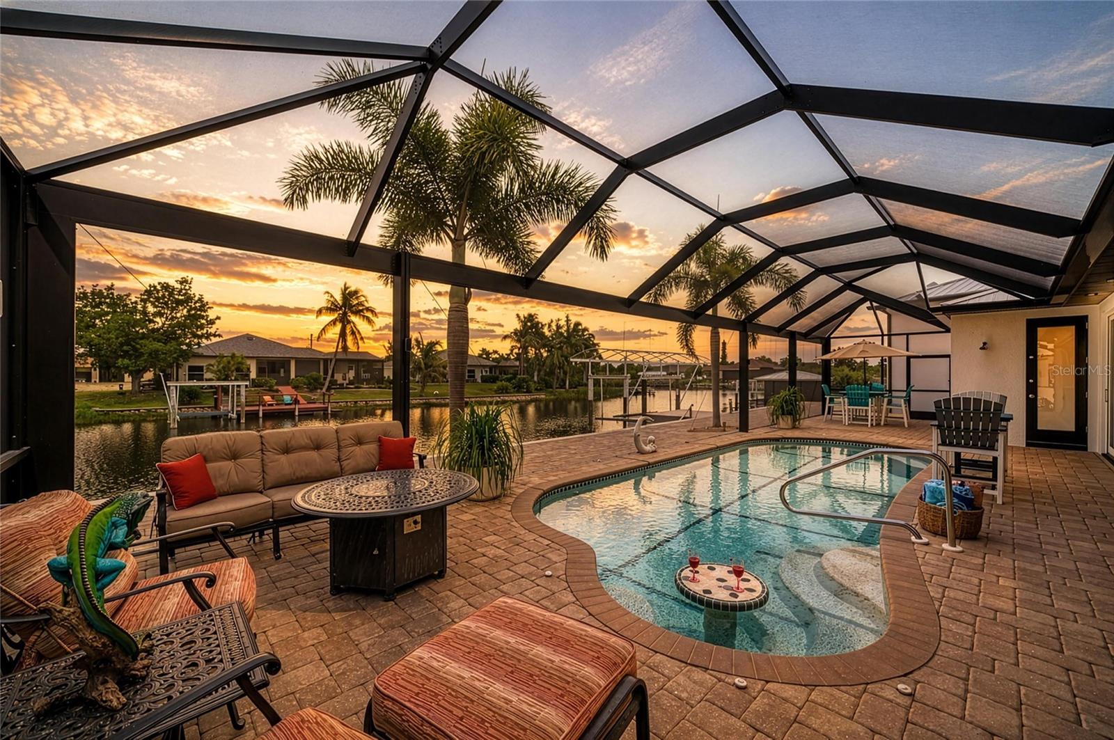 15704 Lakeland Circle, FL