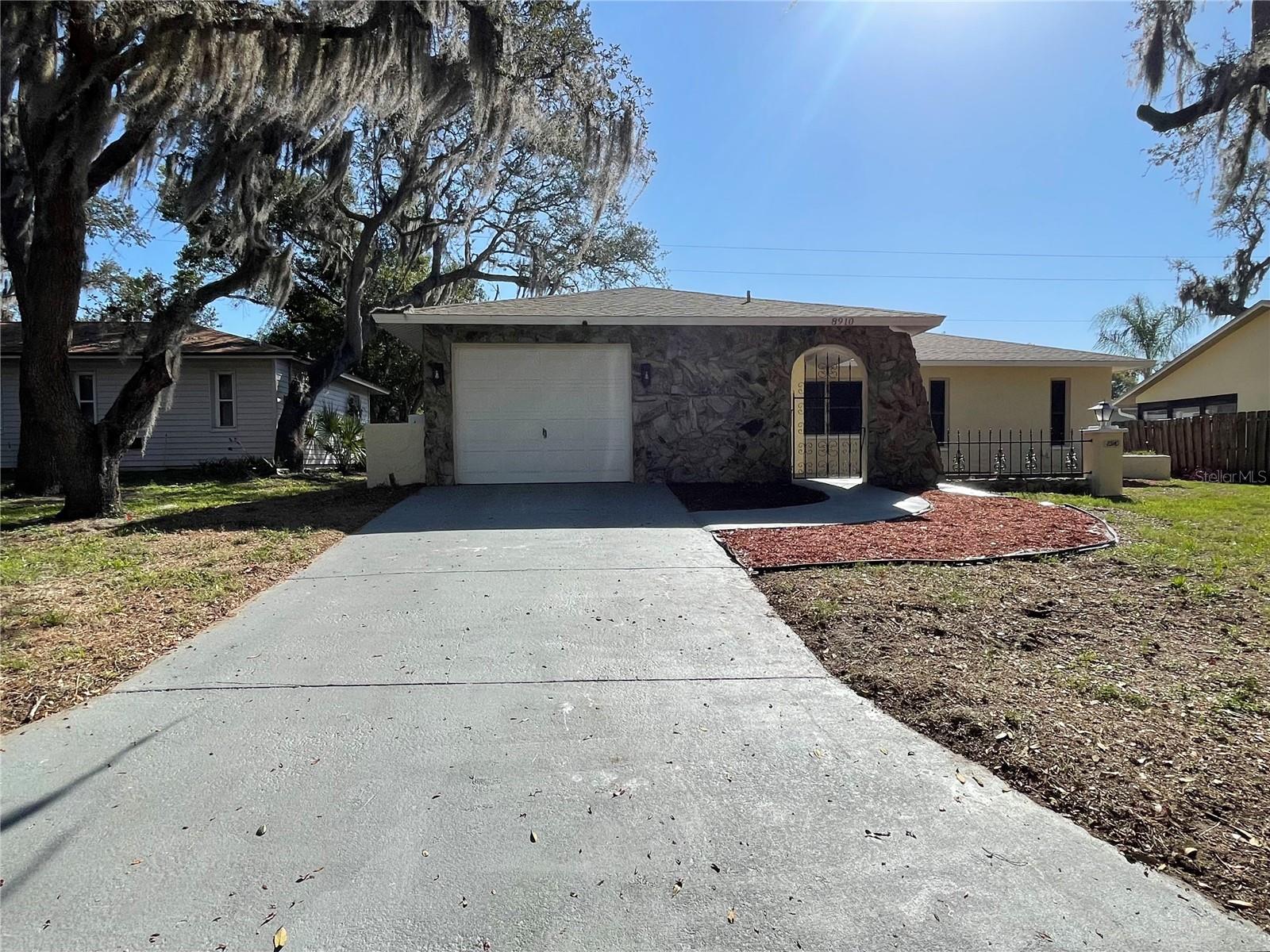 8910 Elm Leaf Court, FL