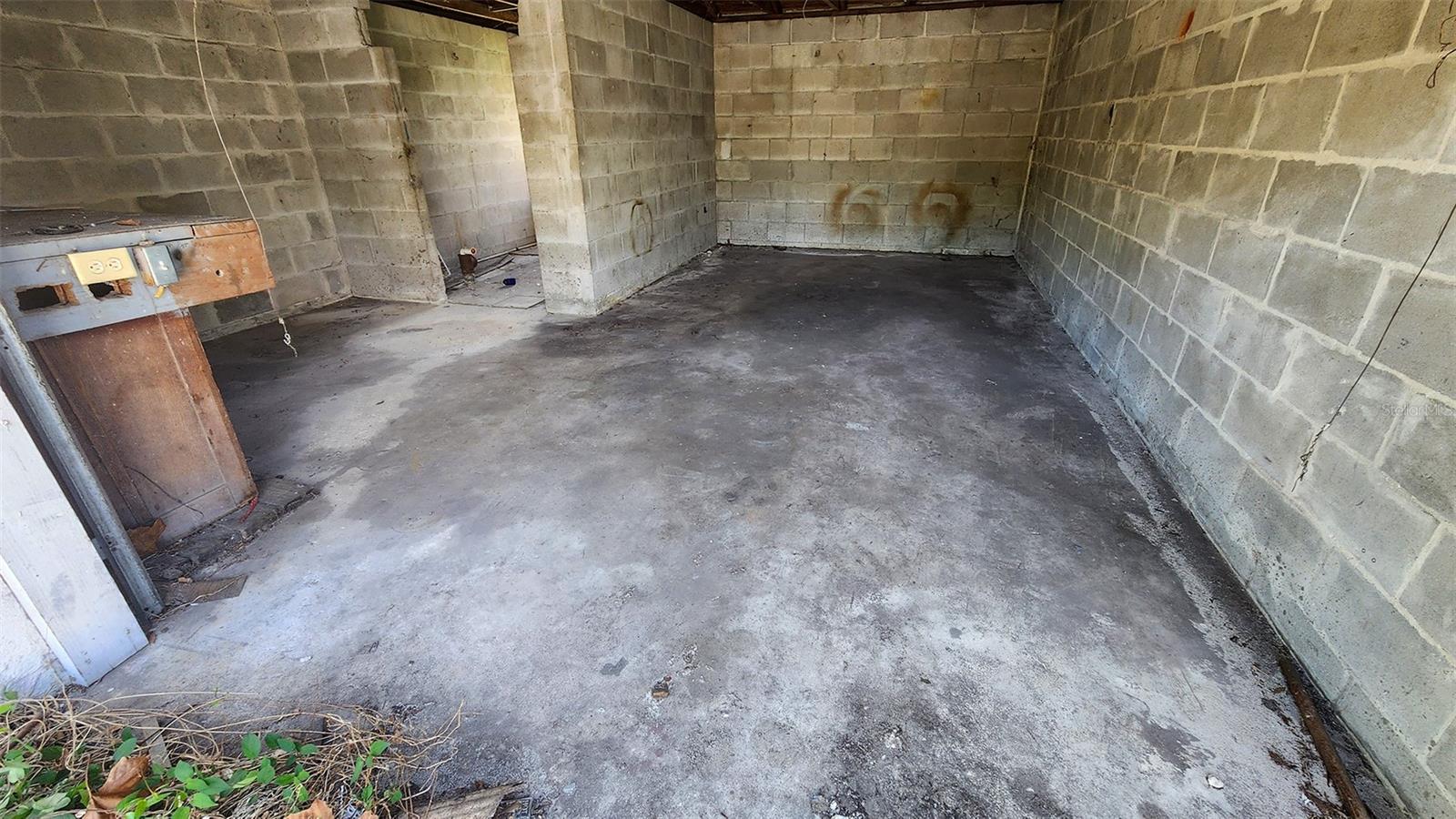 2910 Frank Moore Road, FL