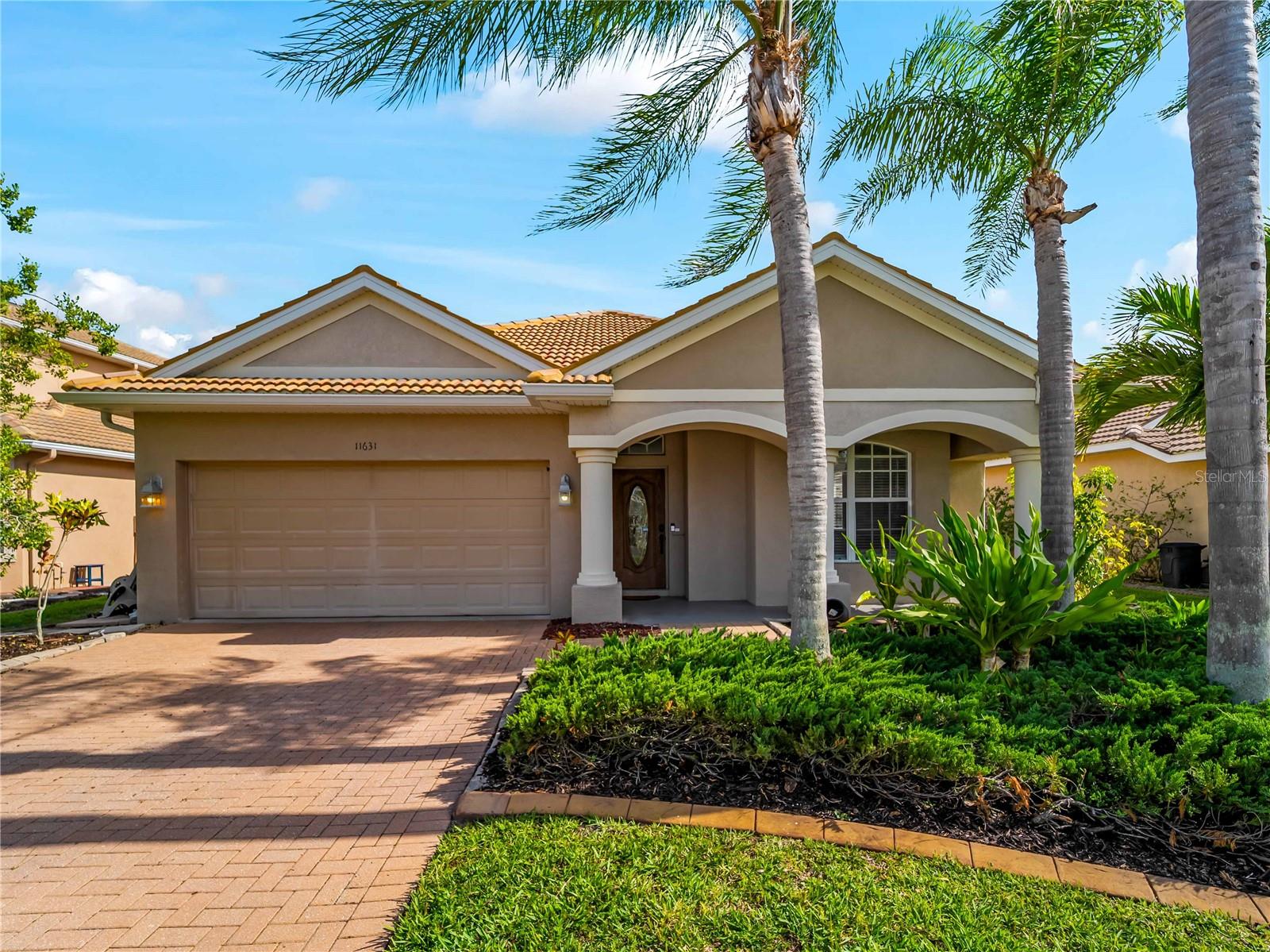 11631 Dancing River Dr, FL