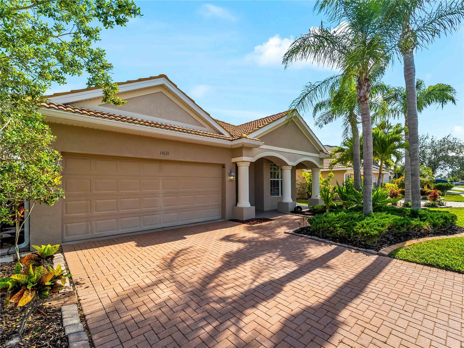11631 Dancing River Dr, FL