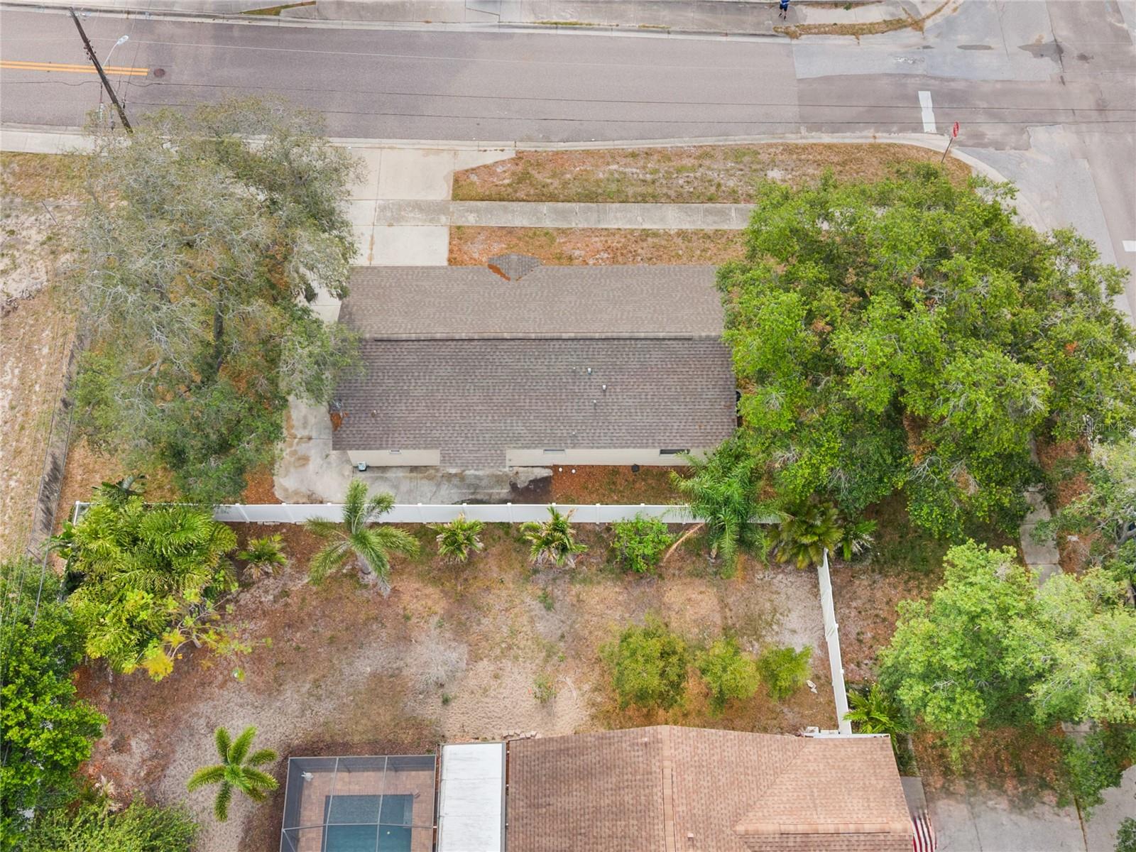1221 Court Street, FL