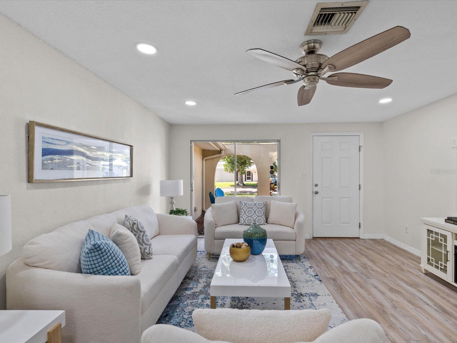 150 Suncrest Drive, FL