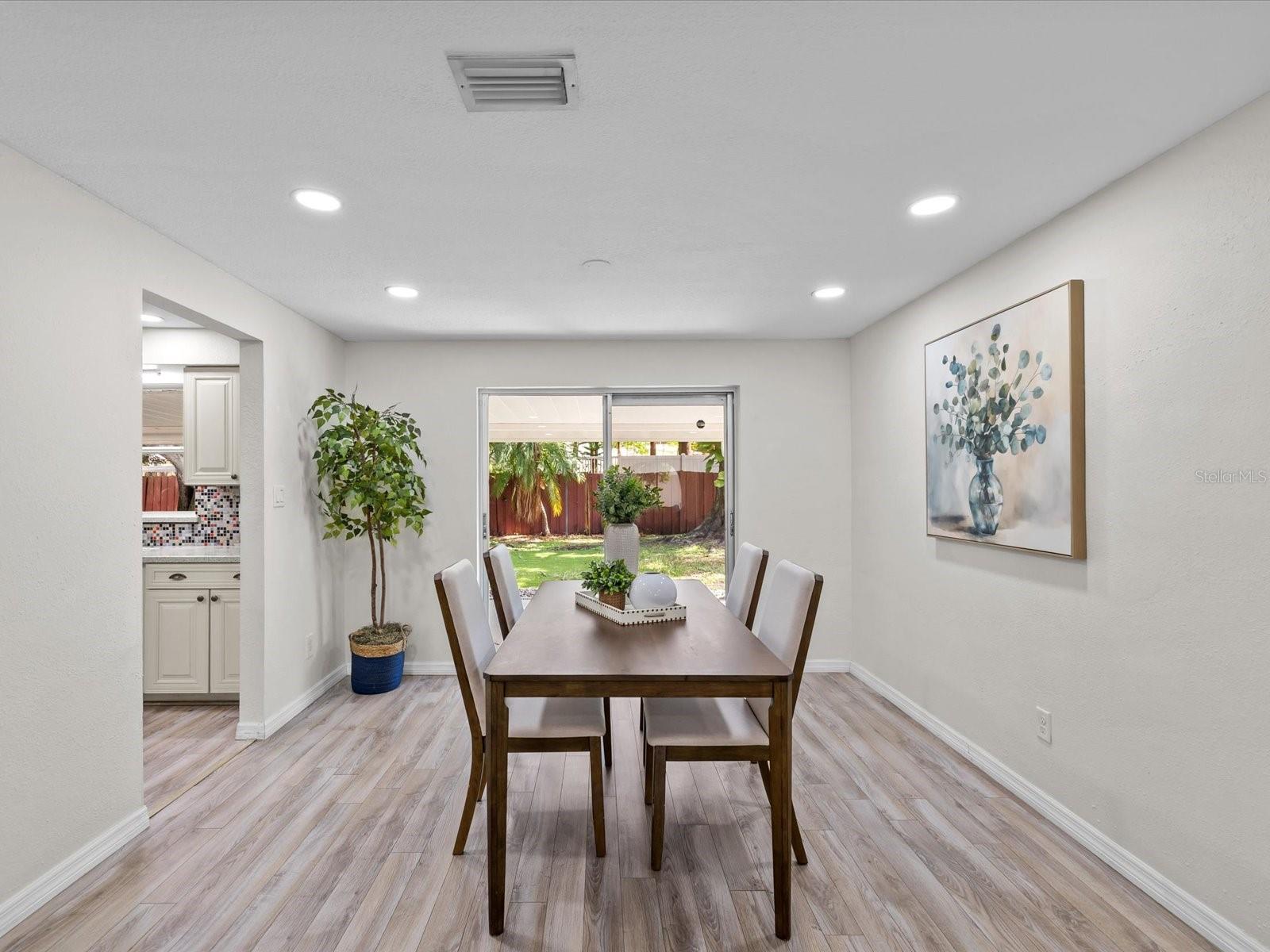 150 Suncrest Drive, FL