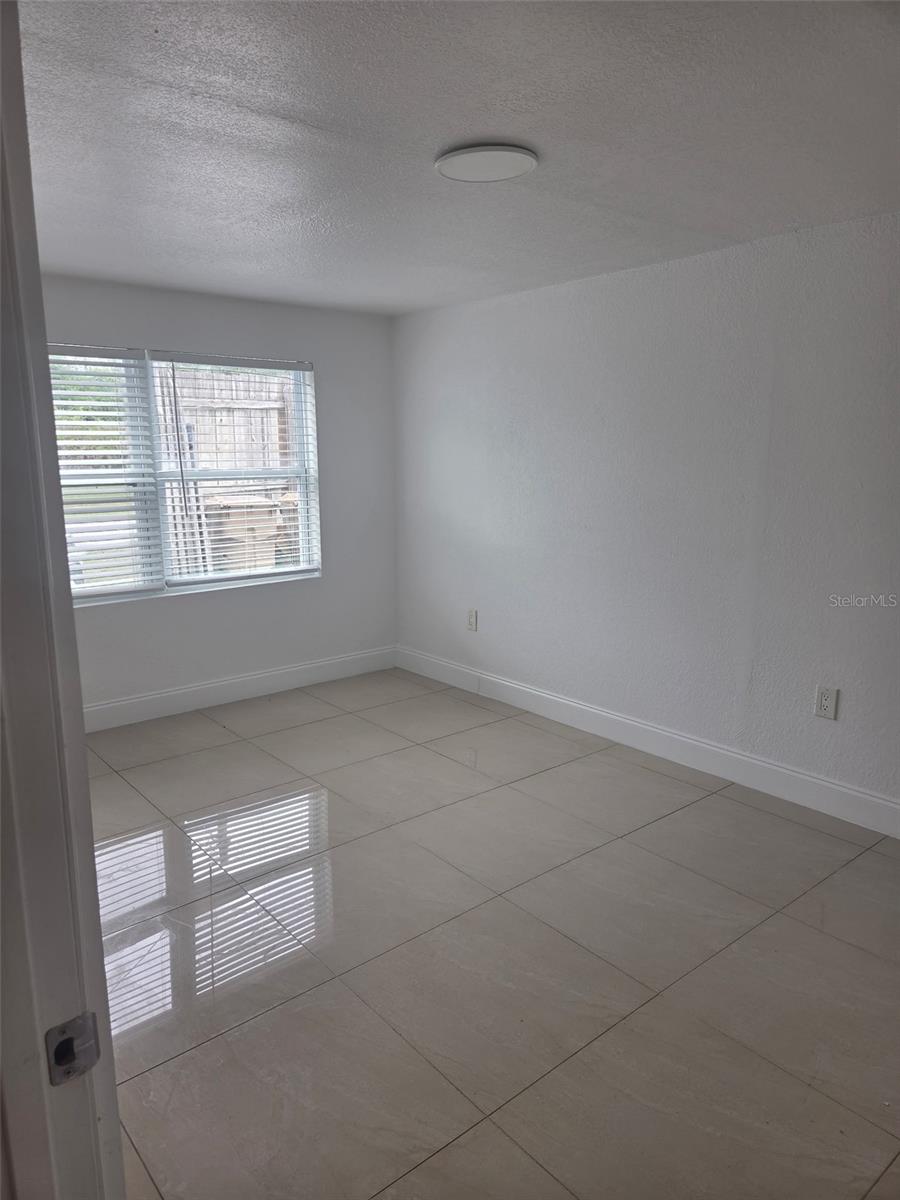 5930 Alligator Lake Shore, FL