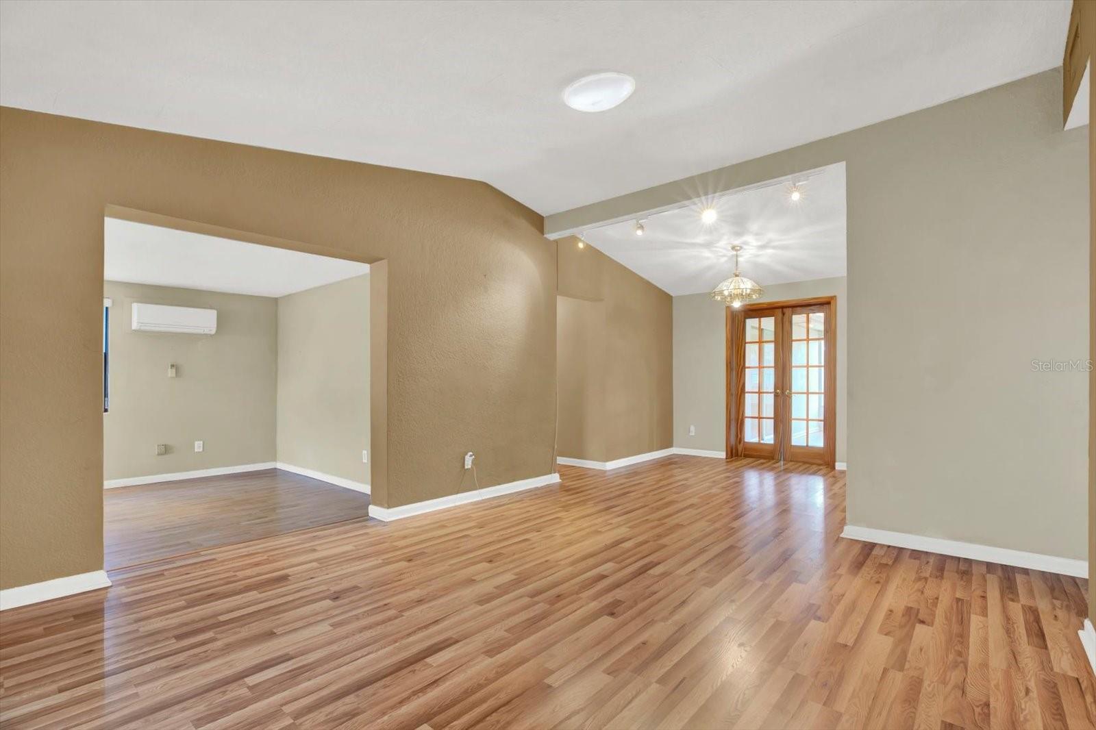 2215 Curtis Drive, FL