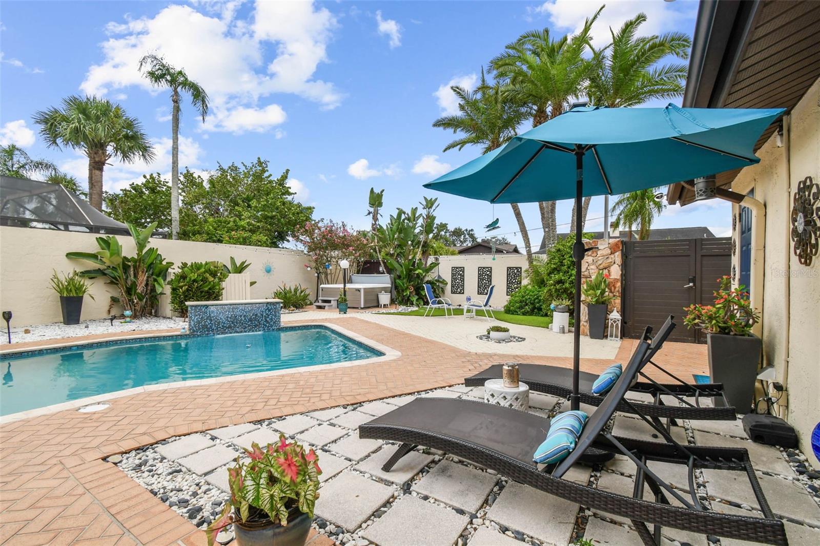 5004 Paloma Drive, FL