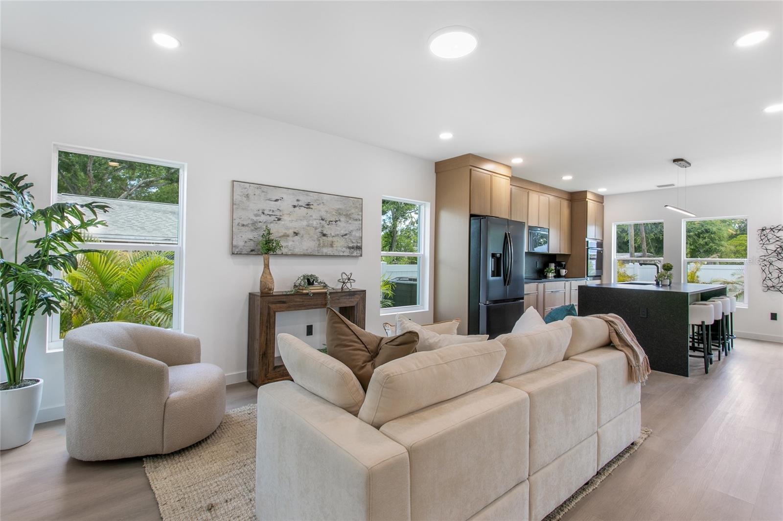 4613 Queensboro Avenue, FL