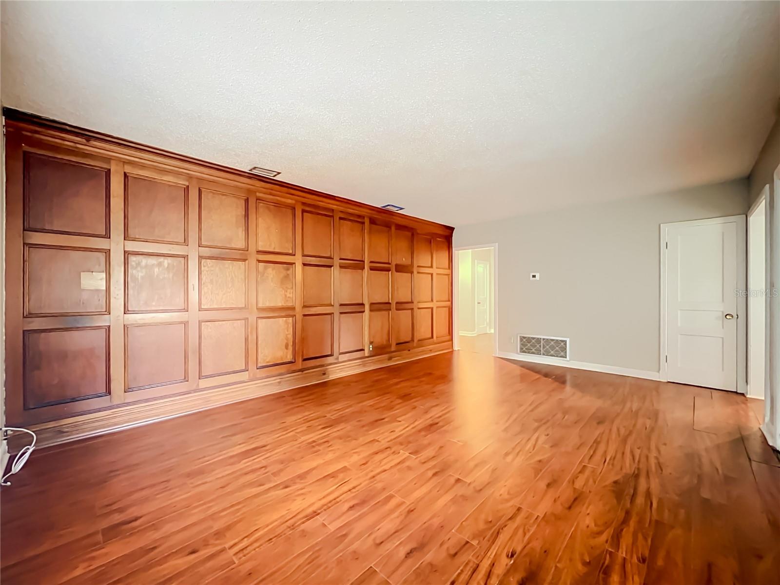 21 Mills Avenue, FL