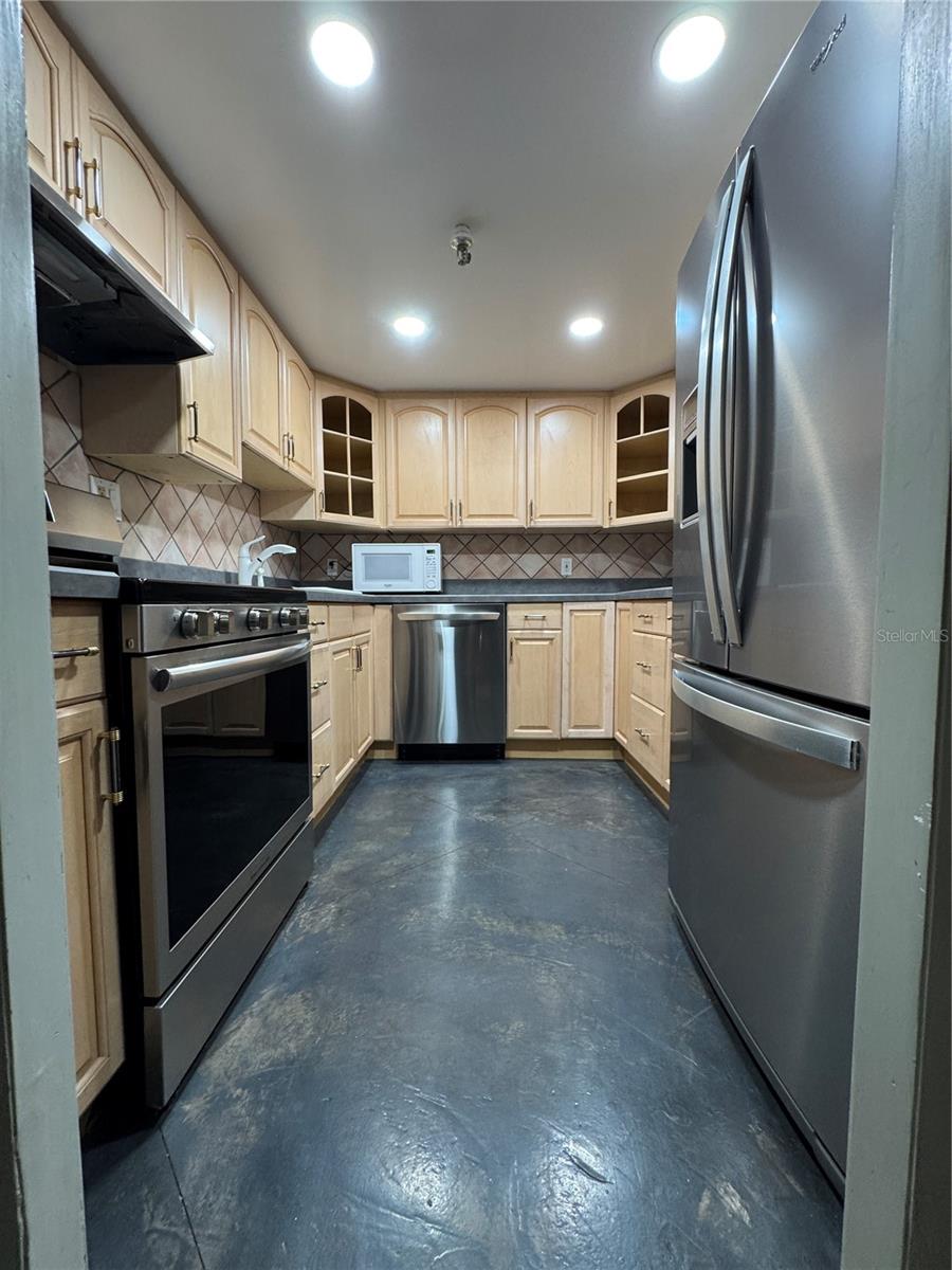 400 Colonial Drive, FL