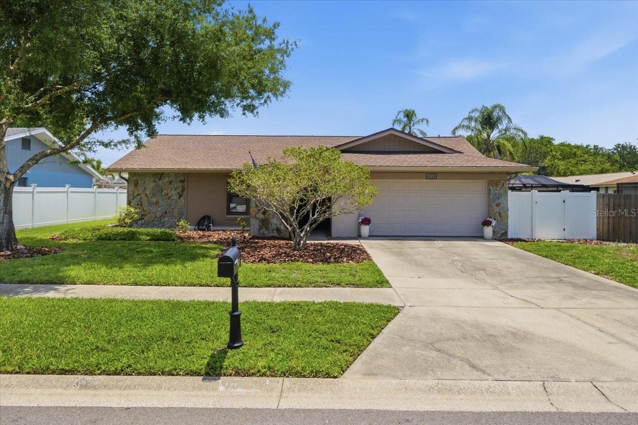4218 Hollowtrail Drive, FL