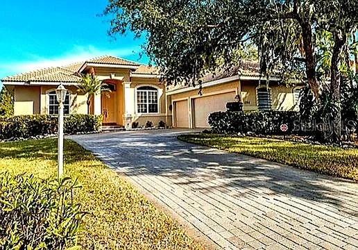 1704 Amberwynd Circle, FL