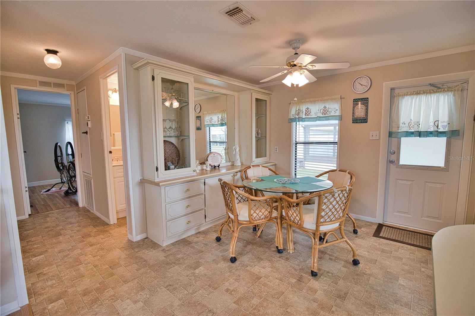 632 La Jolla Circle, FL
