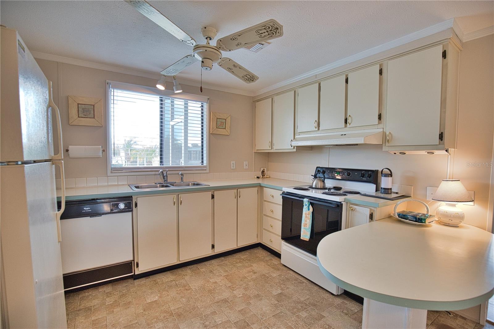 632 La Jolla Circle, FL