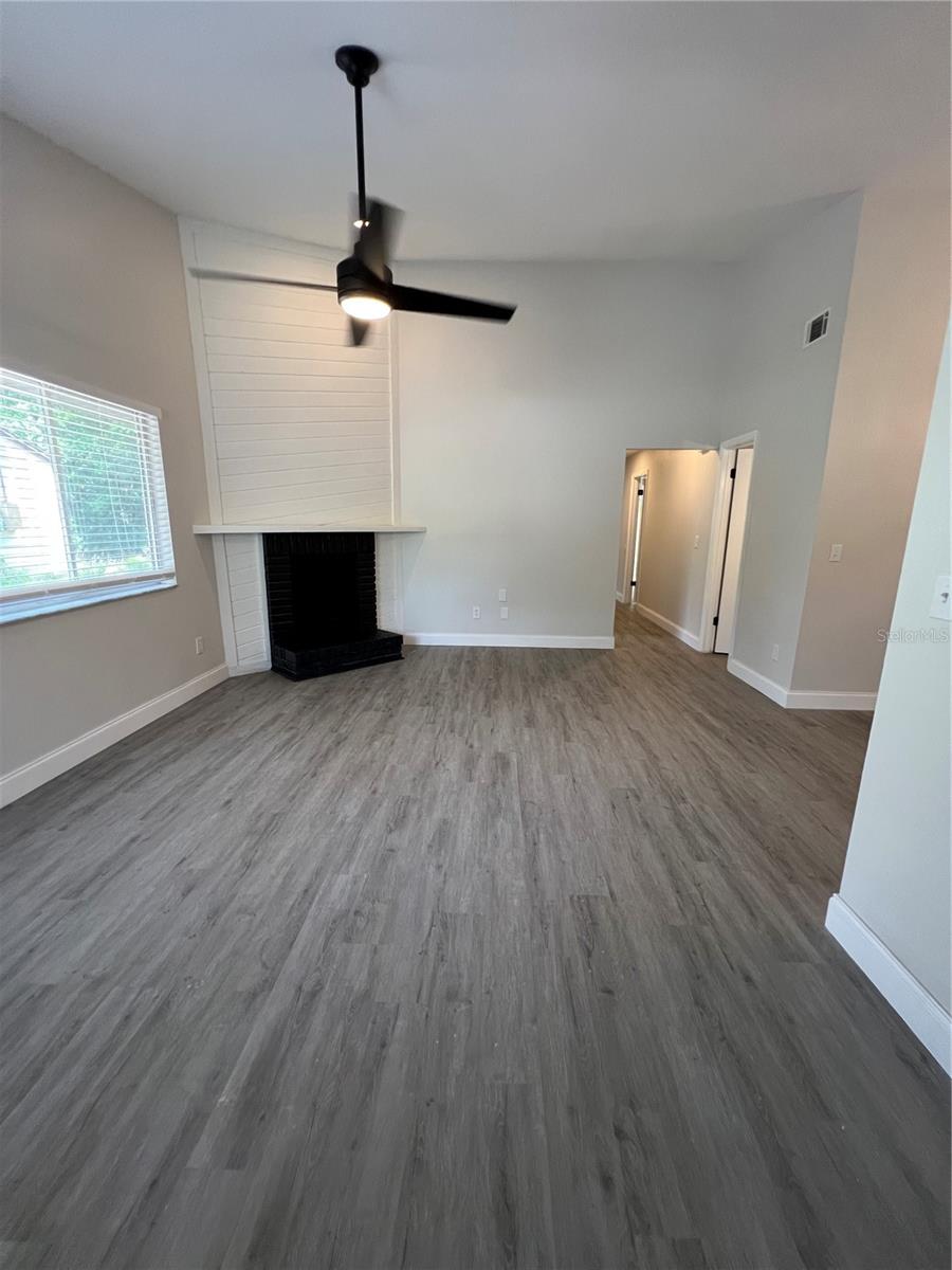 916 Robinhood Court, FL