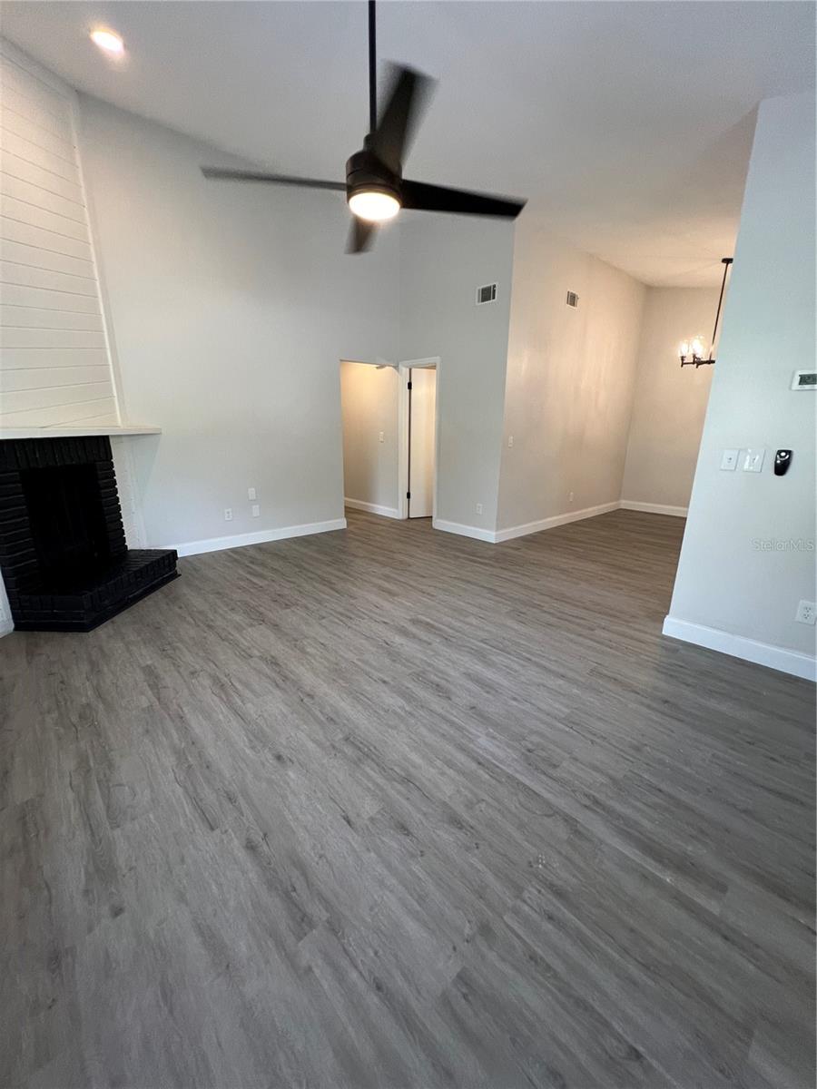 916 Robinhood Court, FL