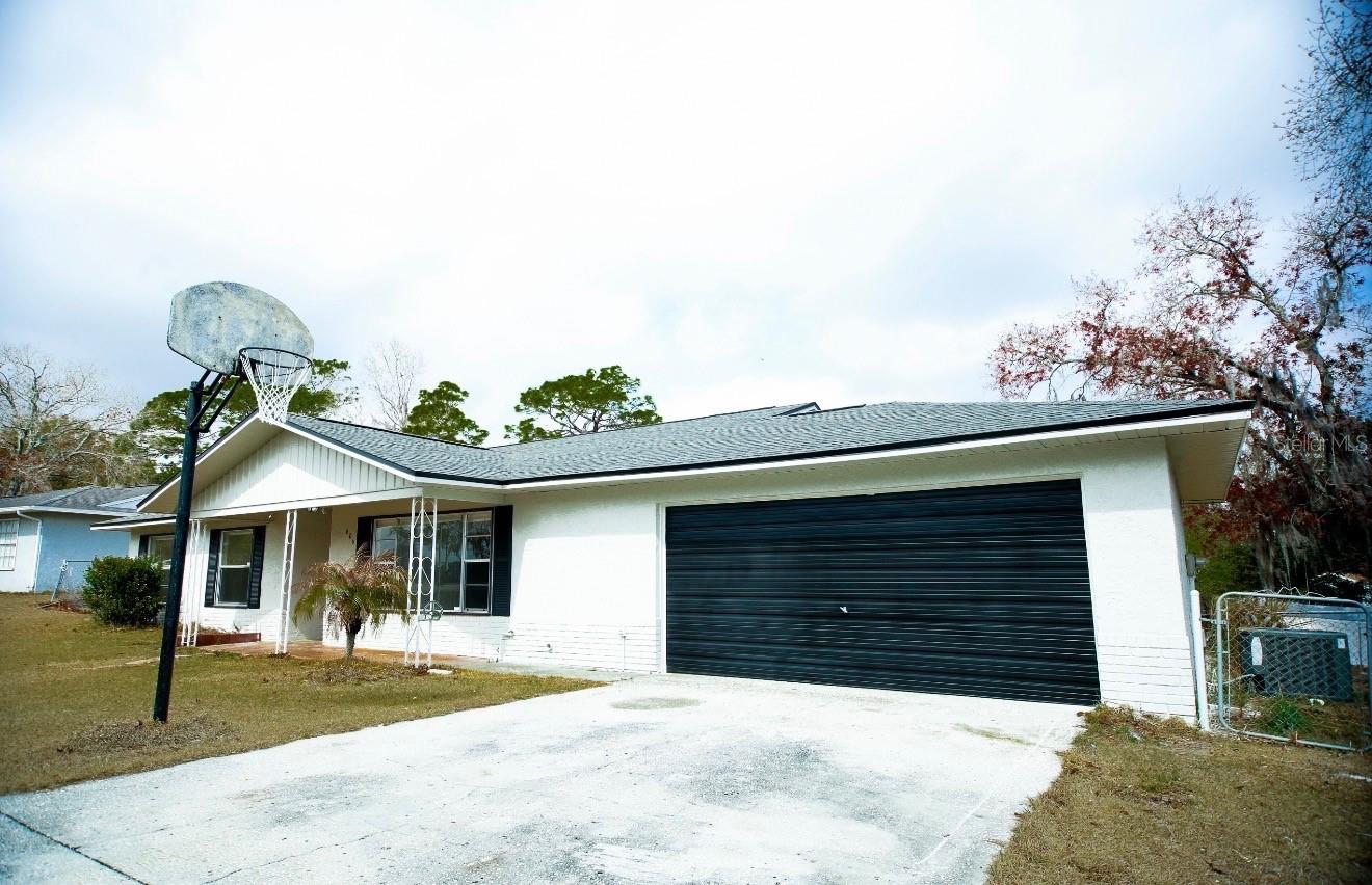 606 Water Road, FL
