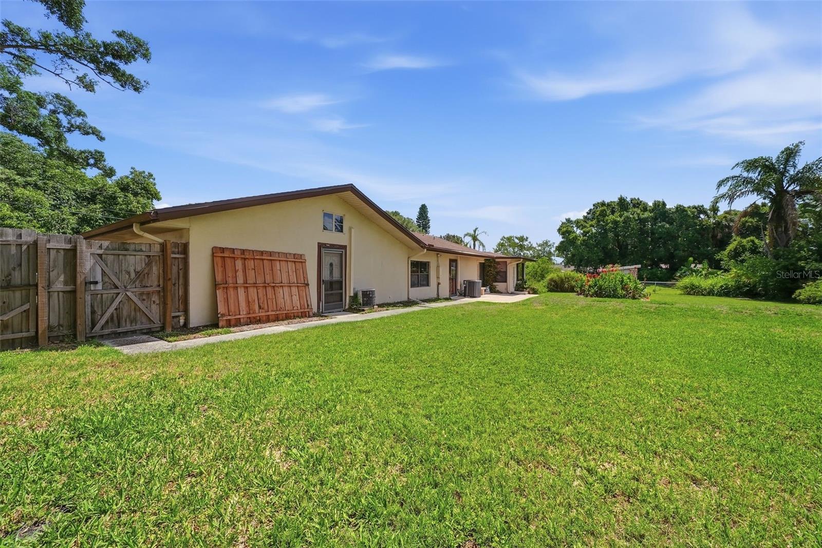 3133 Bay Lane, FL