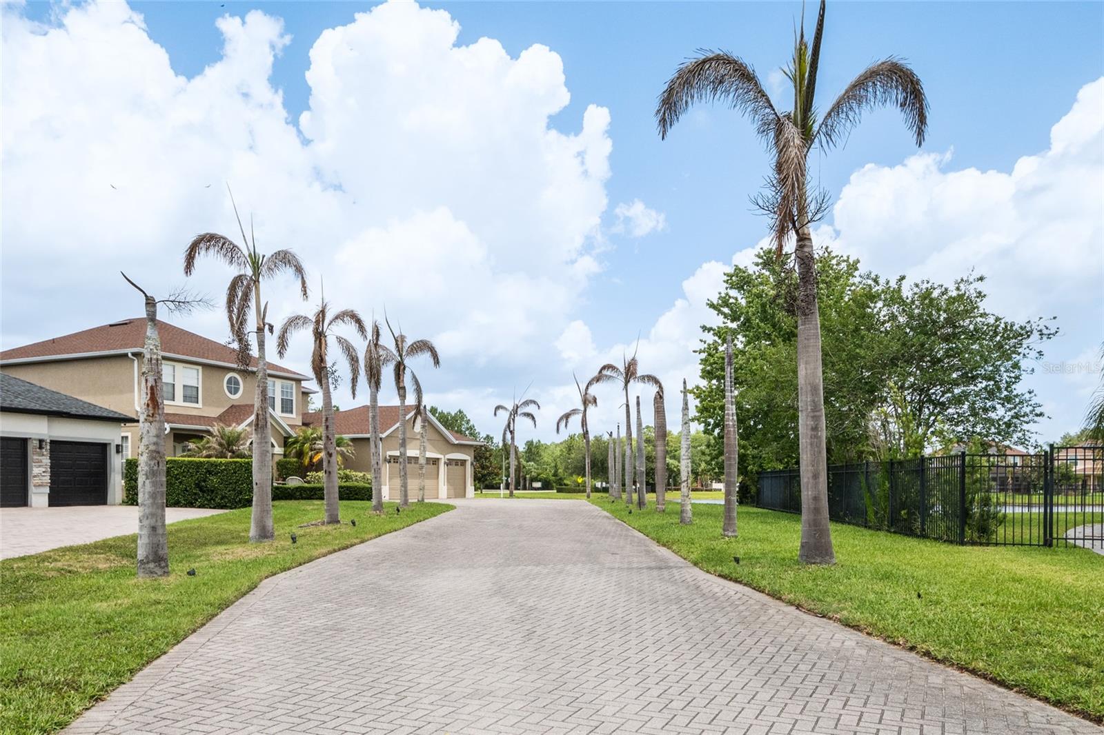 2849 Curving Oaks Way, FL