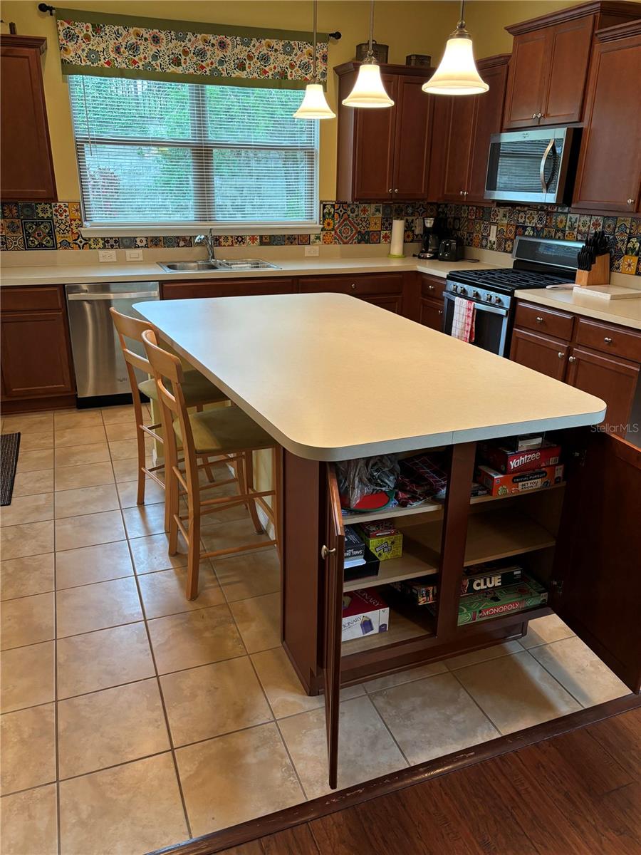 221 Almeria Way, FL