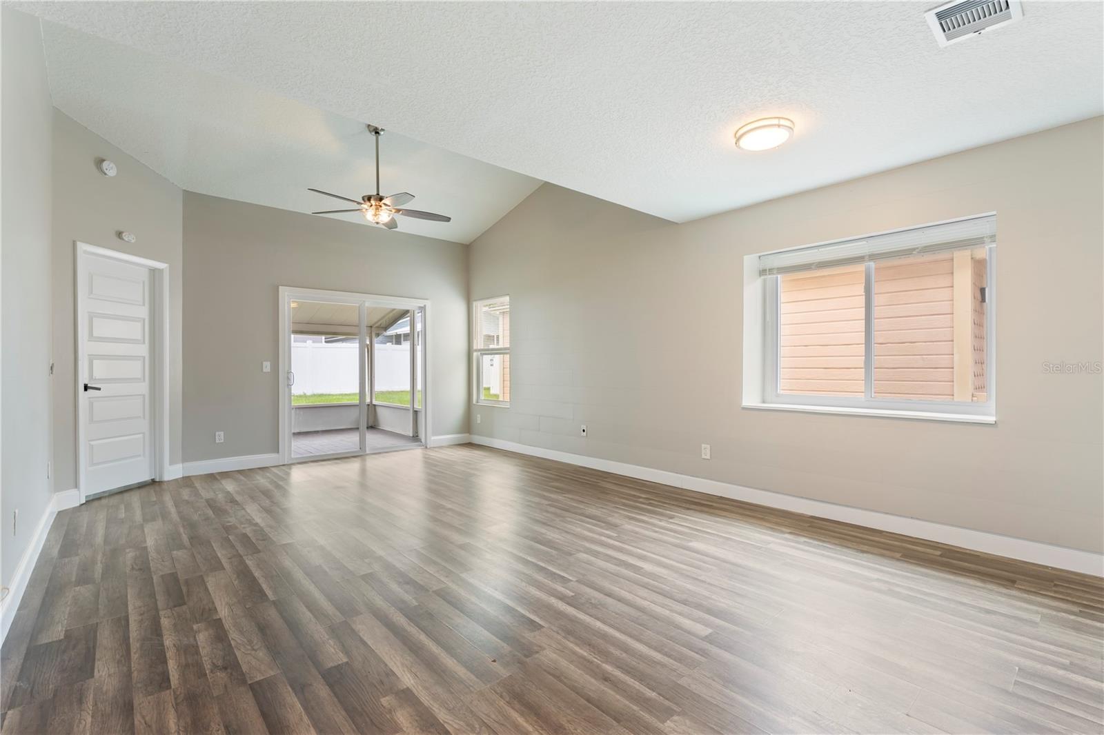 587 Portland Circle, FL