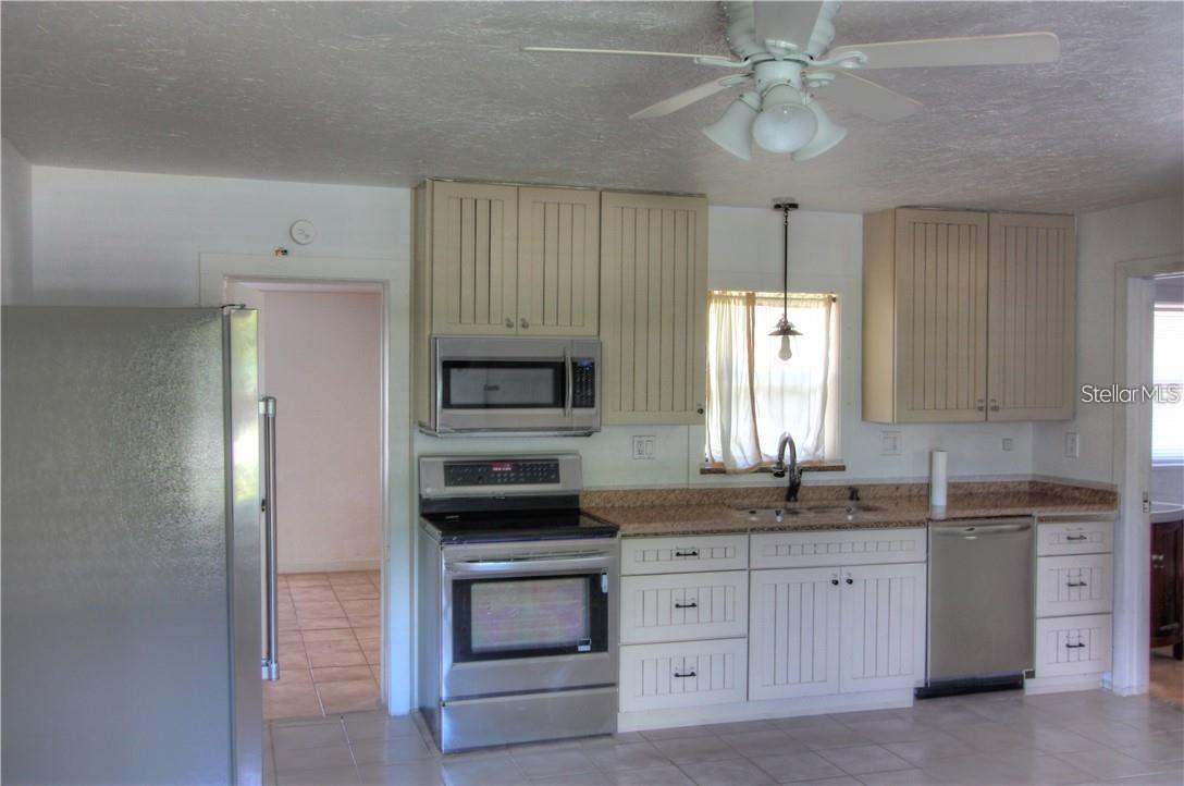 613 Shore Road, FL