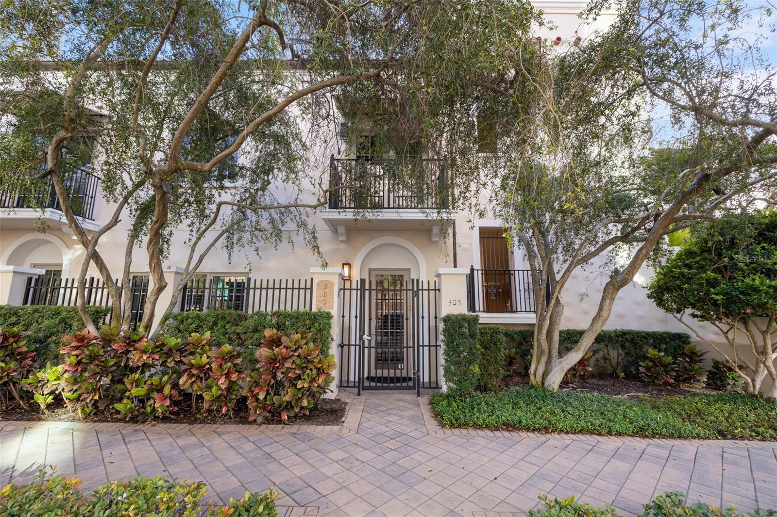300 Beach Drive, FL