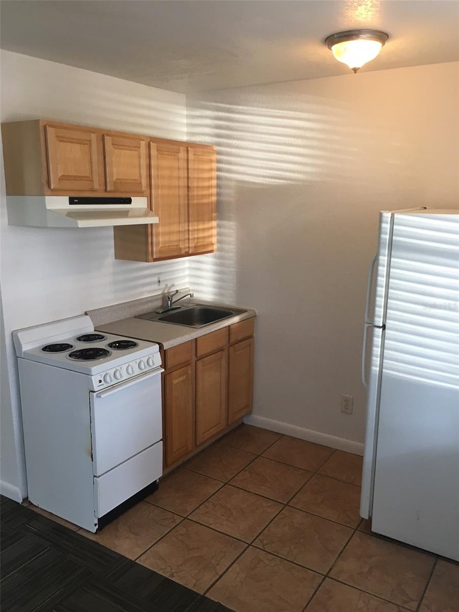 412 Aurora, FL