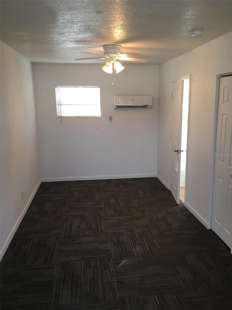 412 Aurora, FL