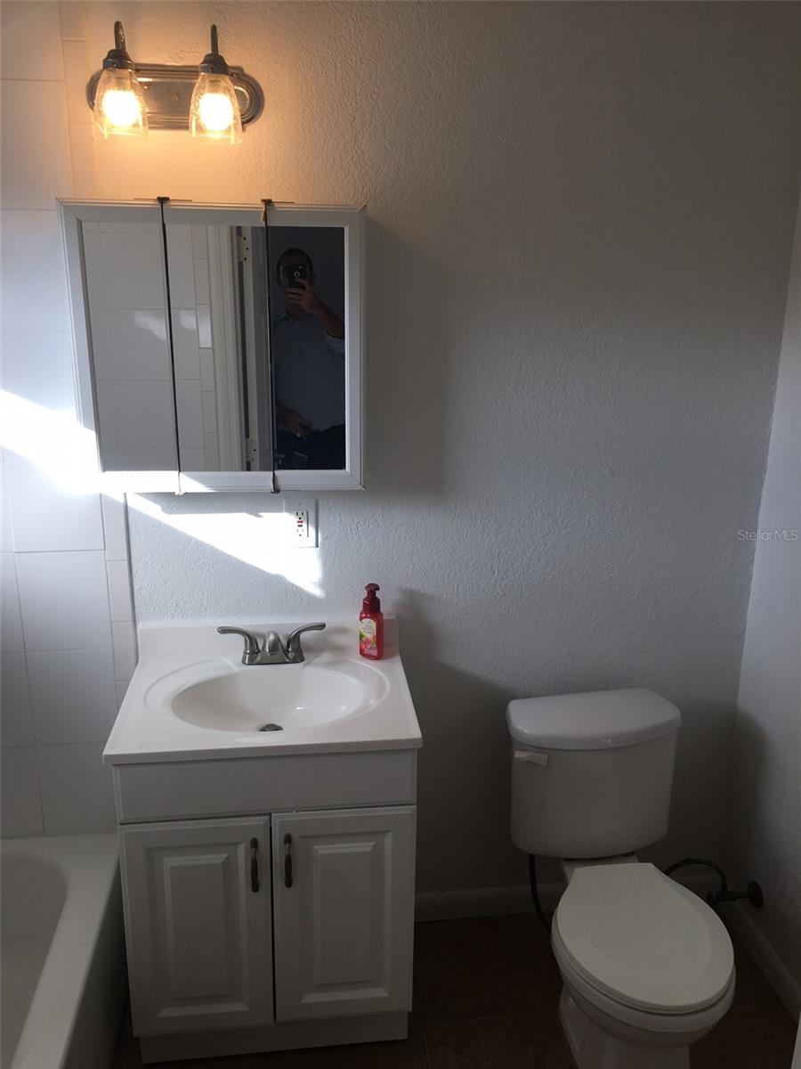 412 Aurora, FL