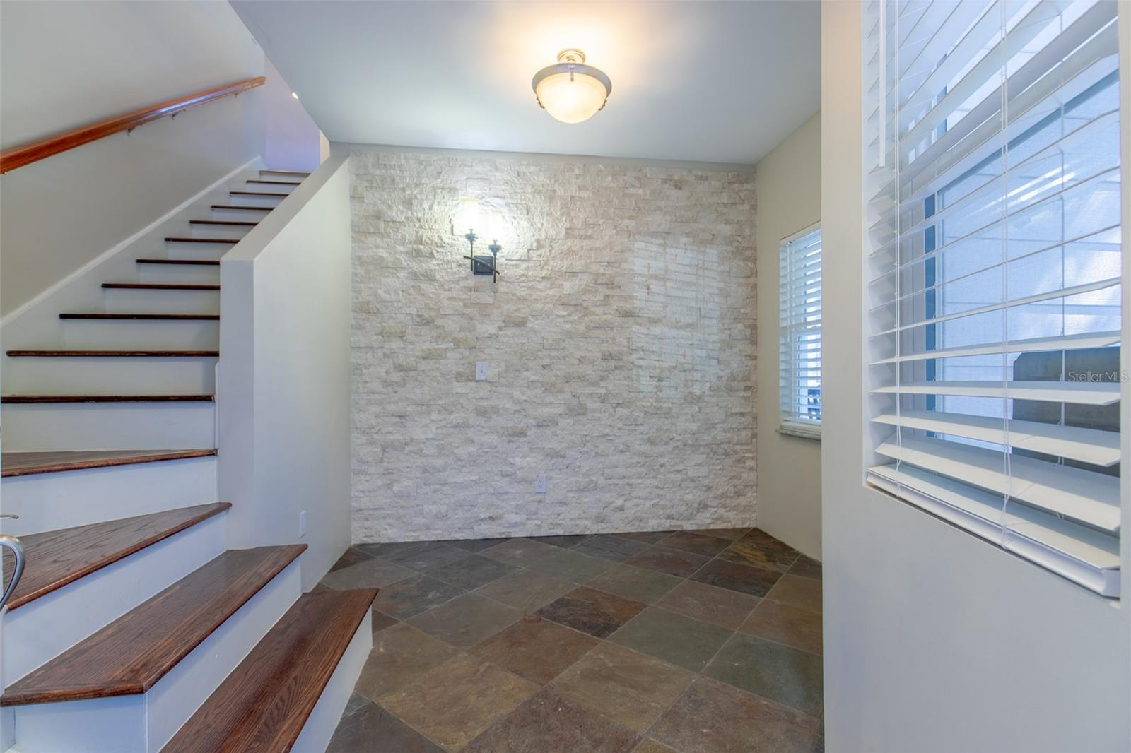 802 8th Street, FL
