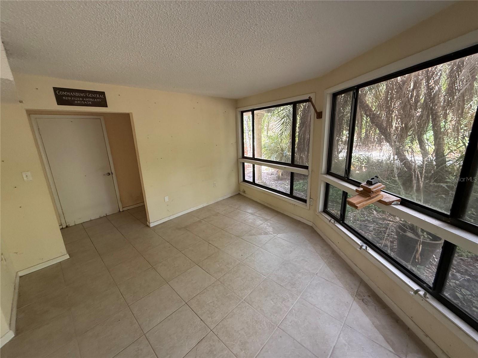 6904 Pinetree Lane, FL