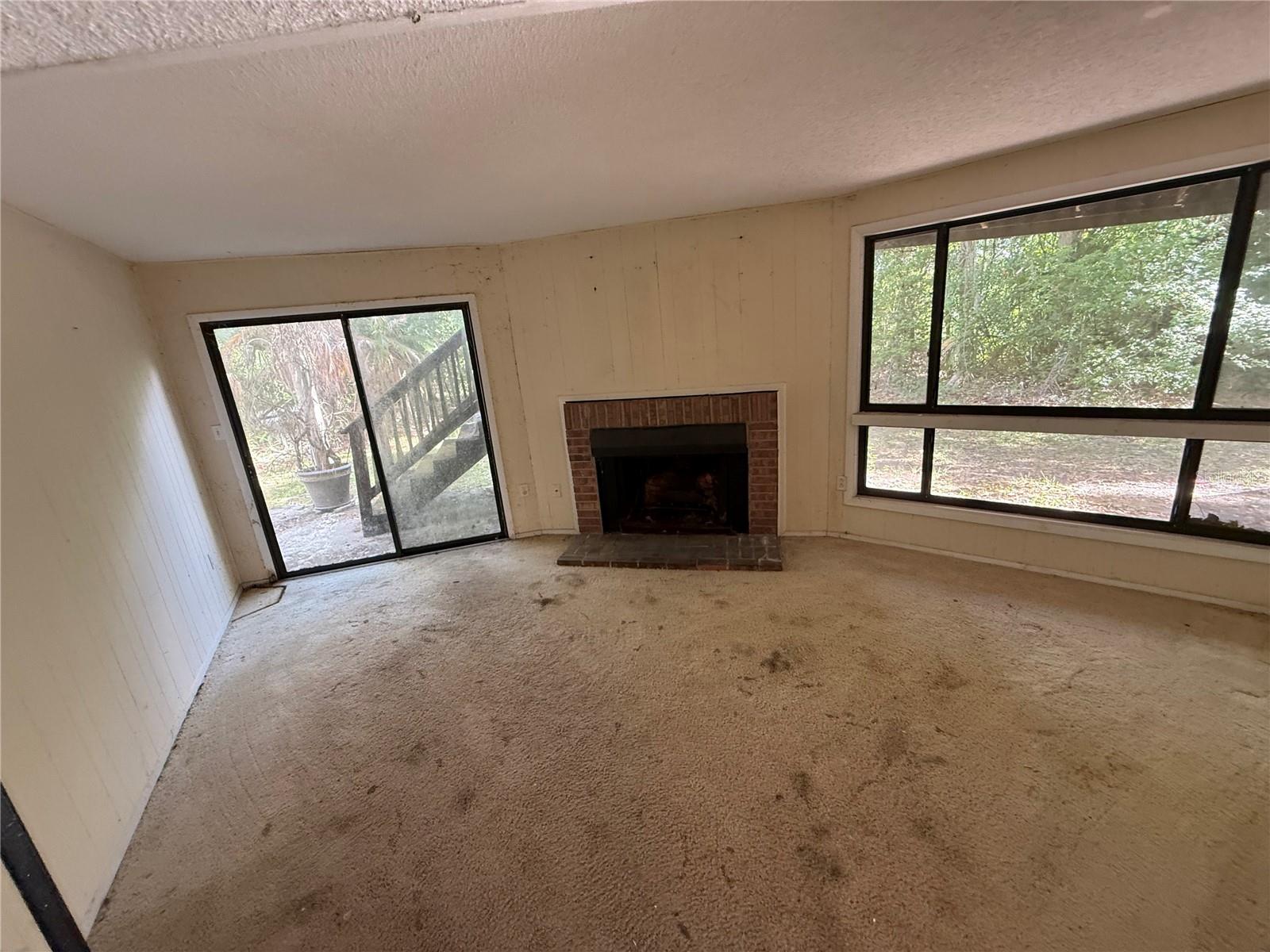 6904 Pinetree Lane, FL