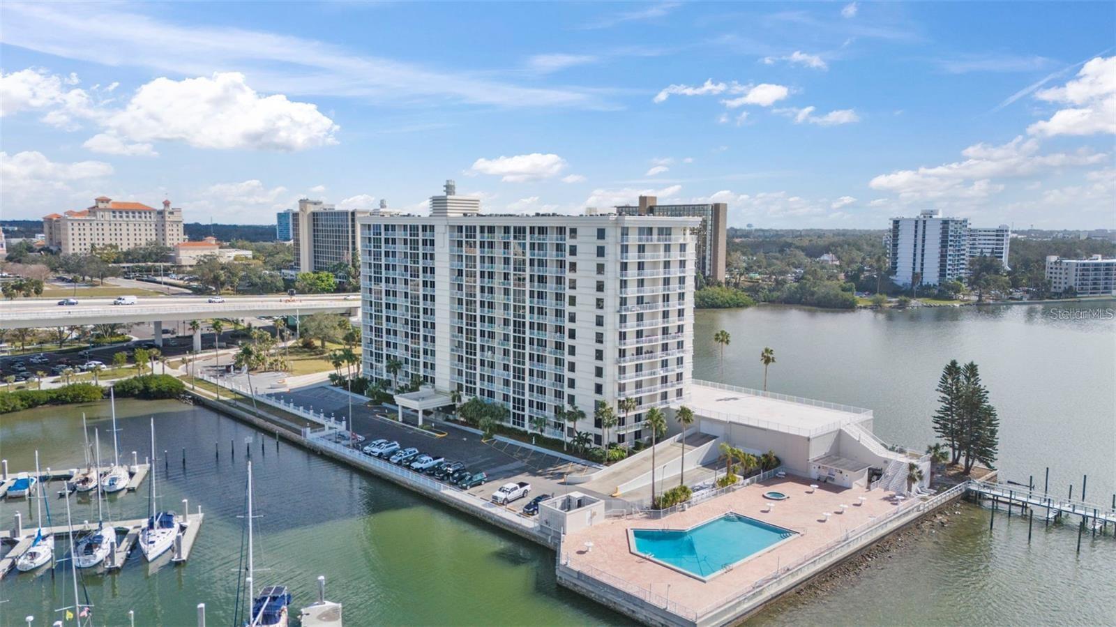 100 Pierce Street, FL