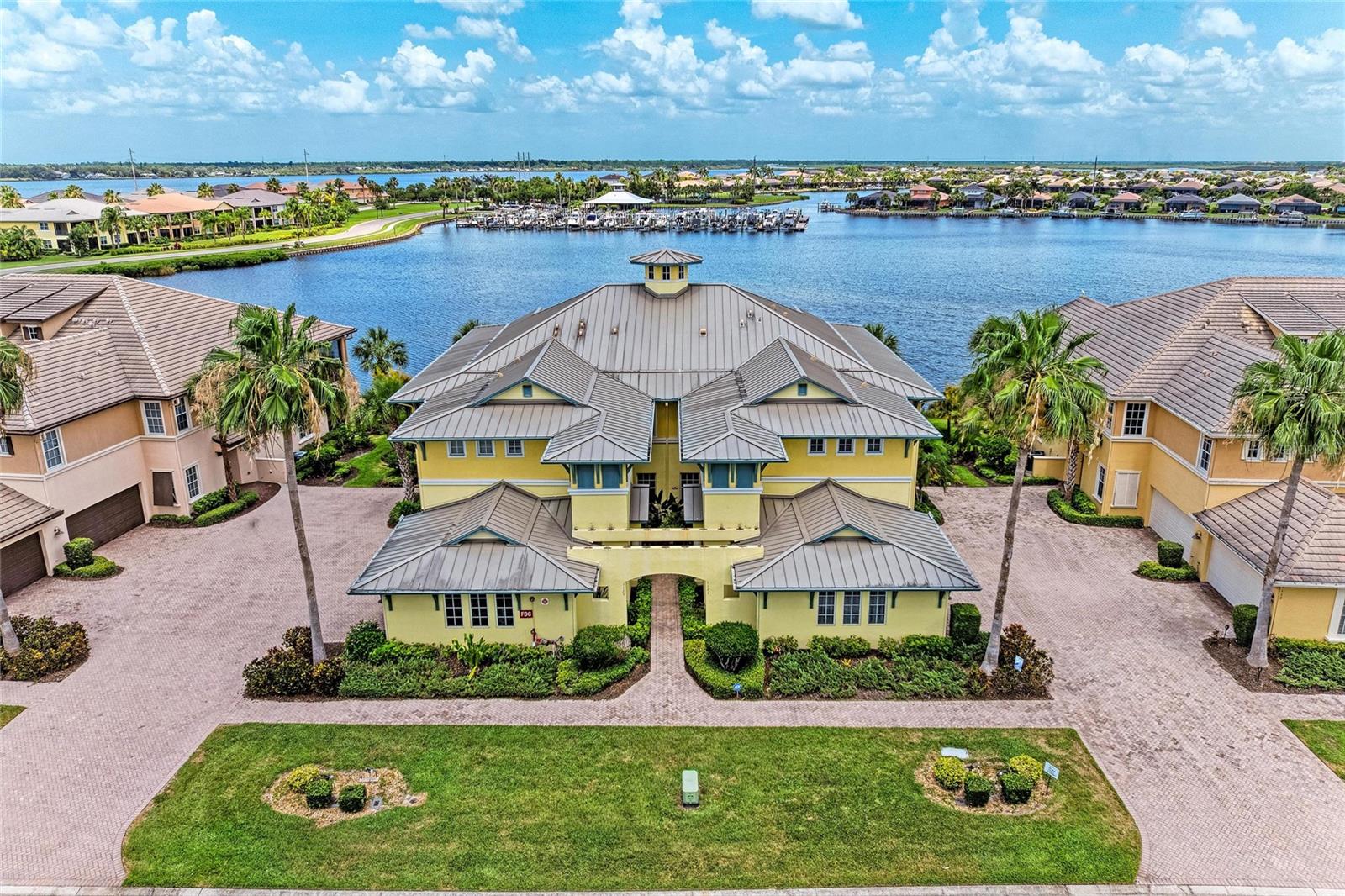 1121 Riverscape Street, FL
