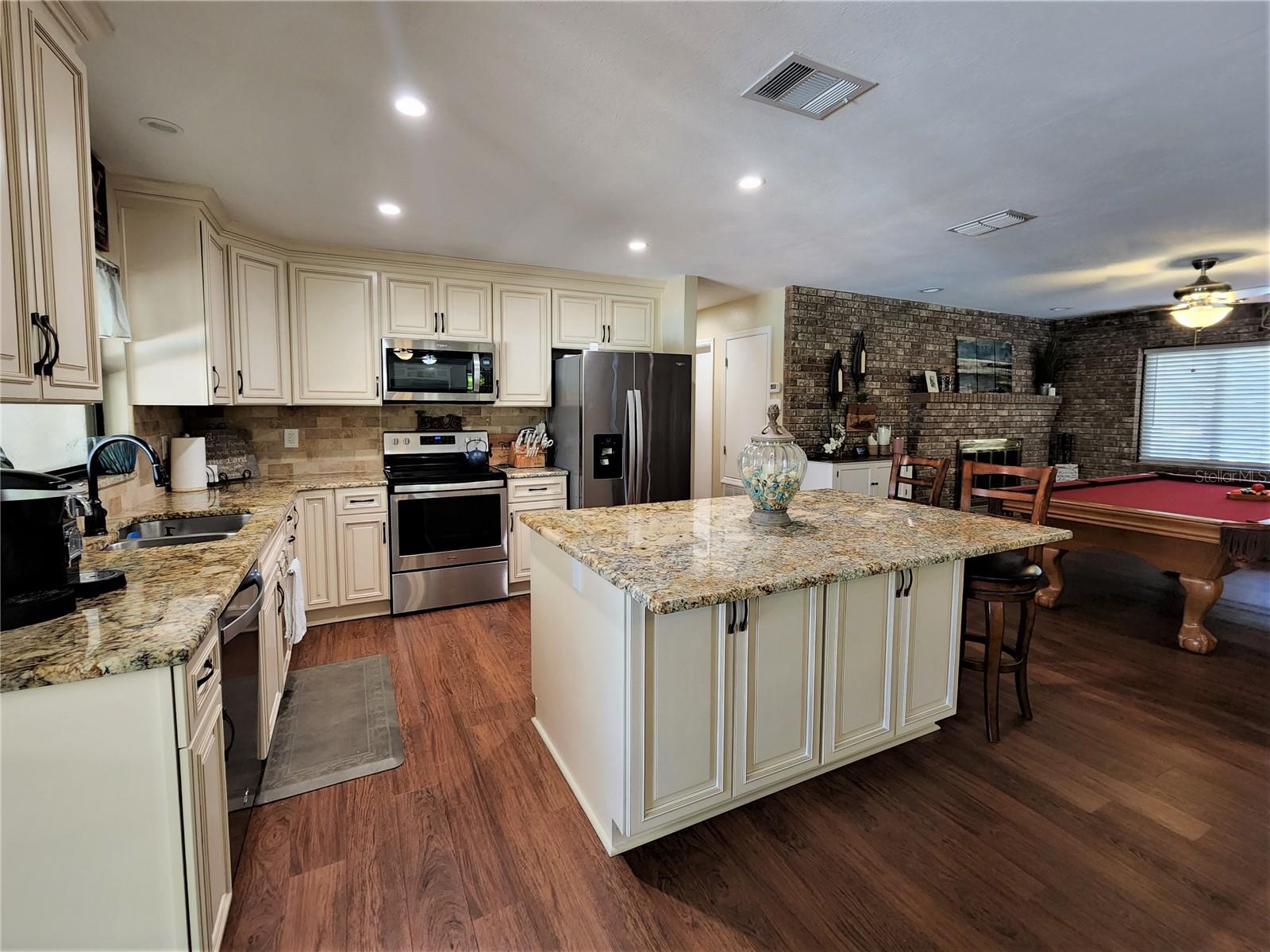 3104 Clovewood Place, FL