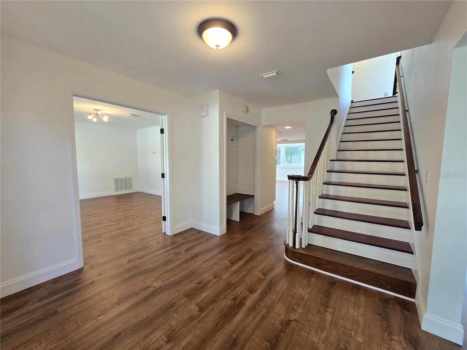 300 Cypress Creek Circle, FL