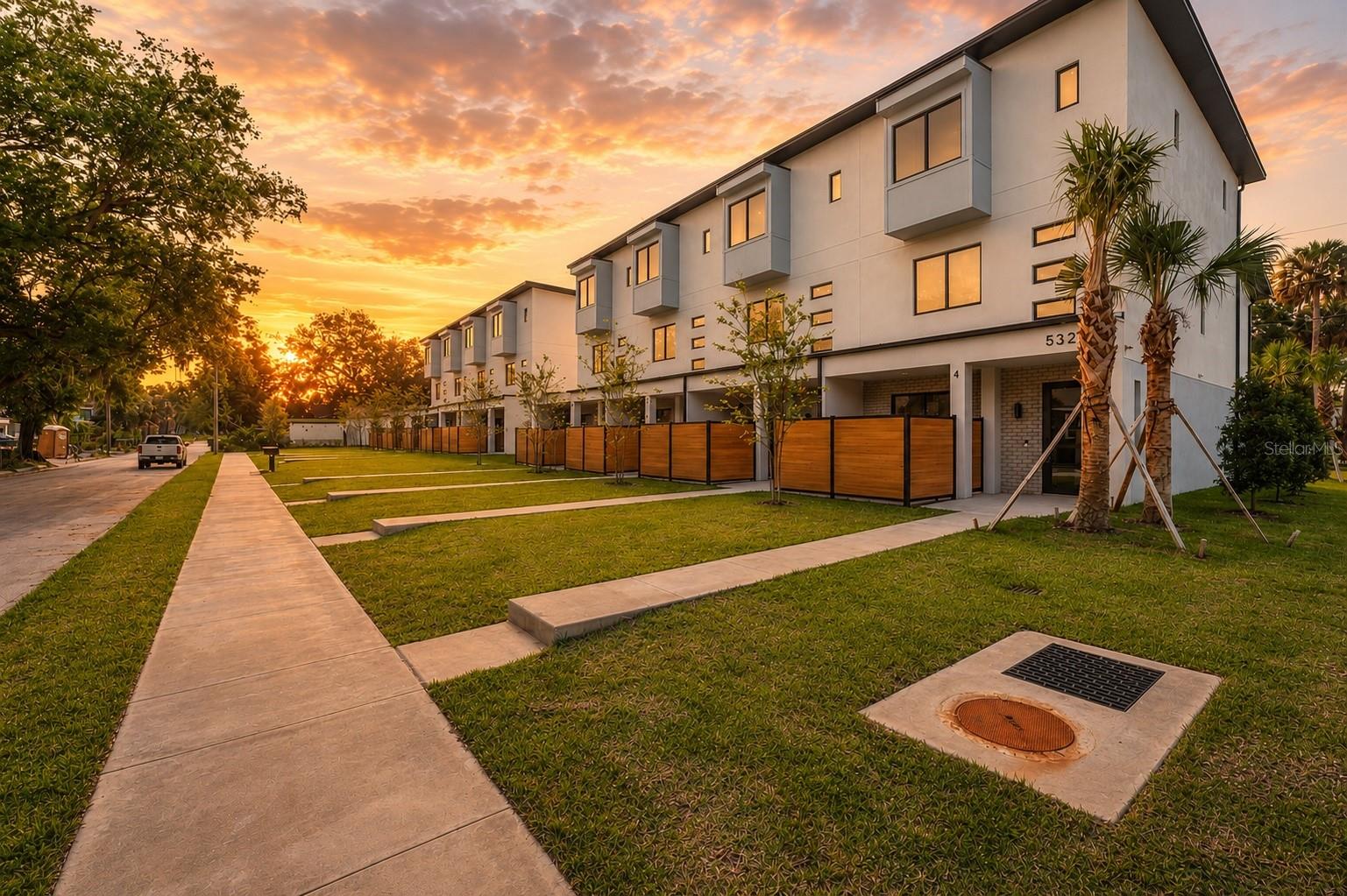 532 Plaza Place, FL