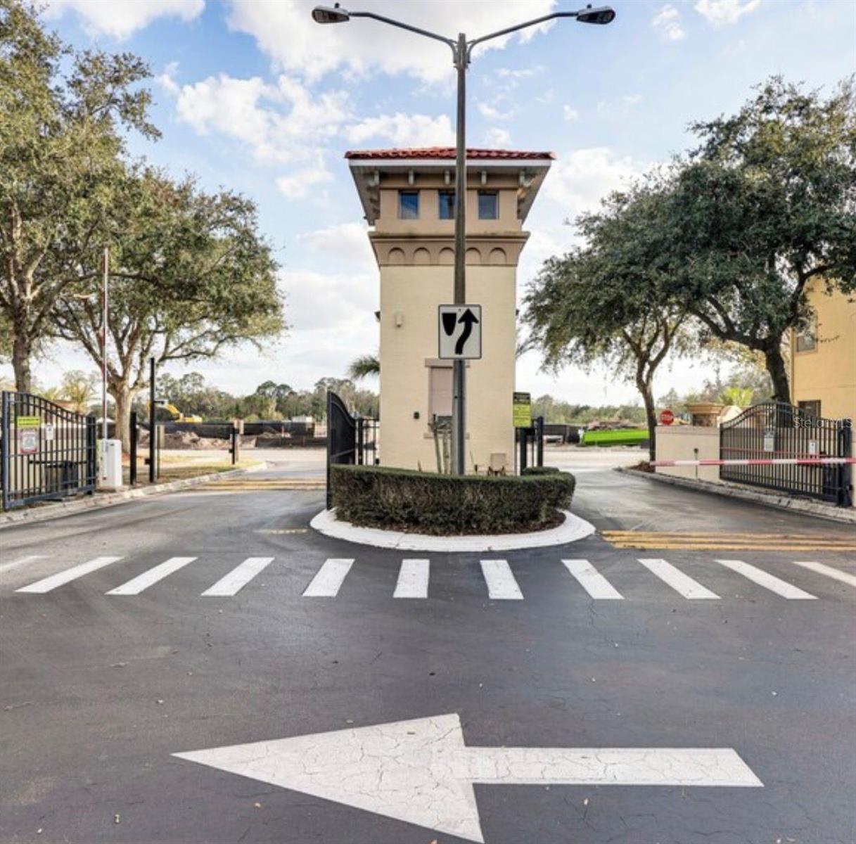 2704 Club Cortile Circle, FL
