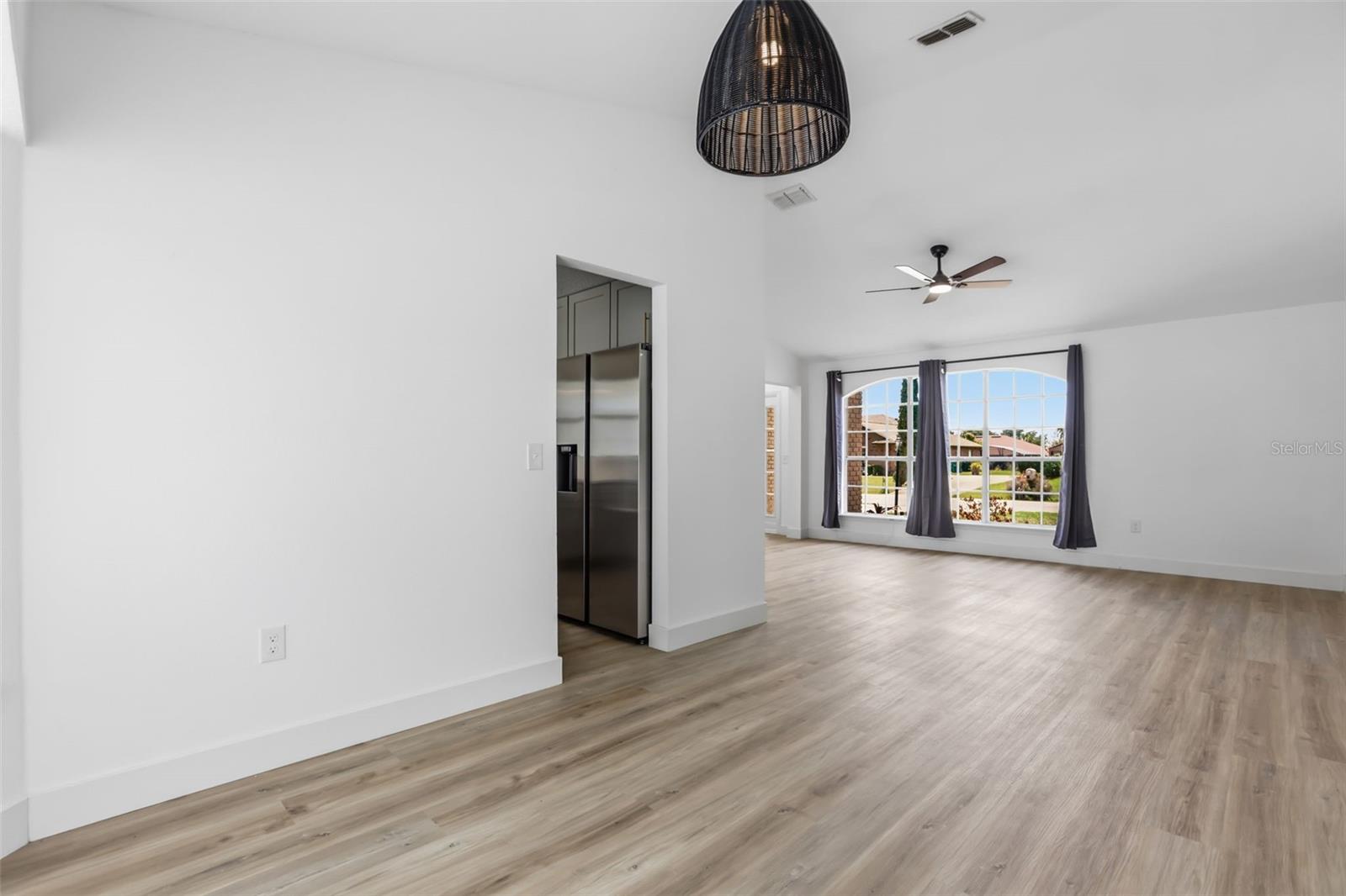 2280 Dumas Drive, FL