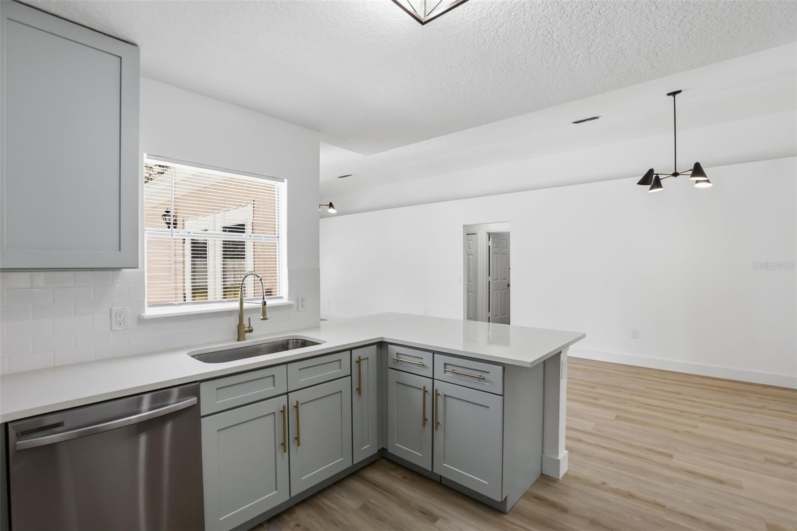 2280 Dumas Drive, FL