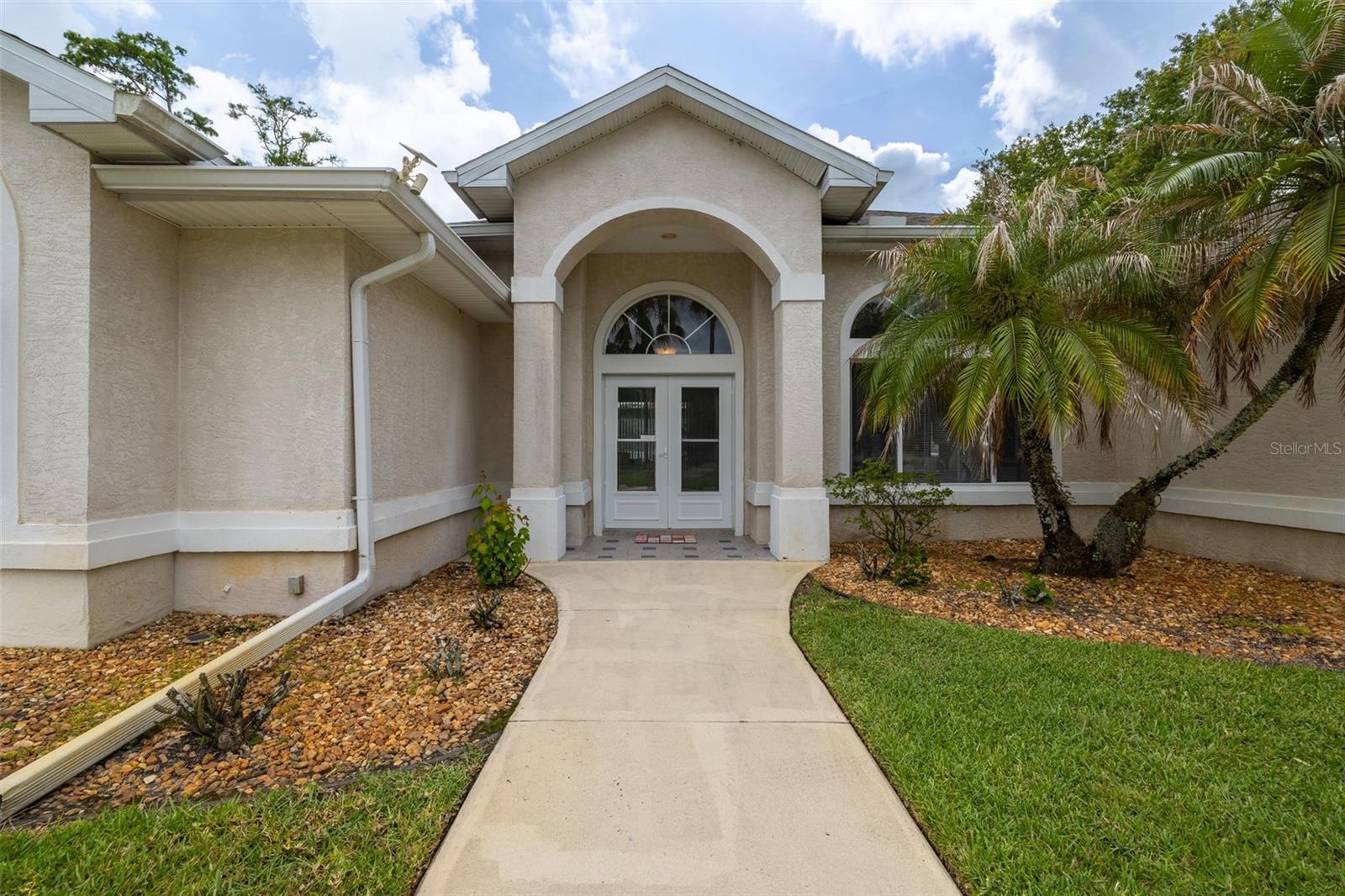 100 Paradise Valley Court, FL
