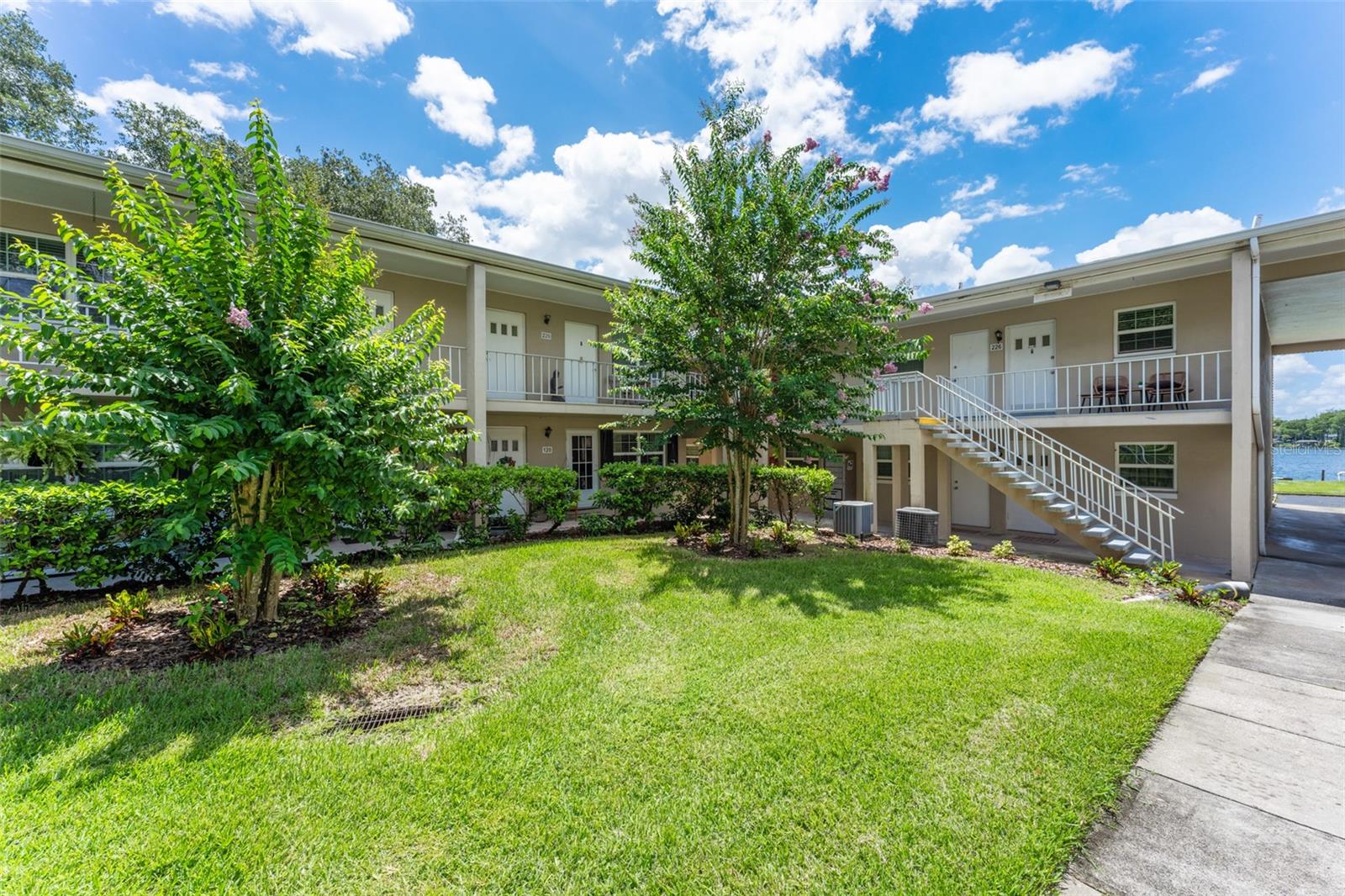 2500 Lee Road, FL