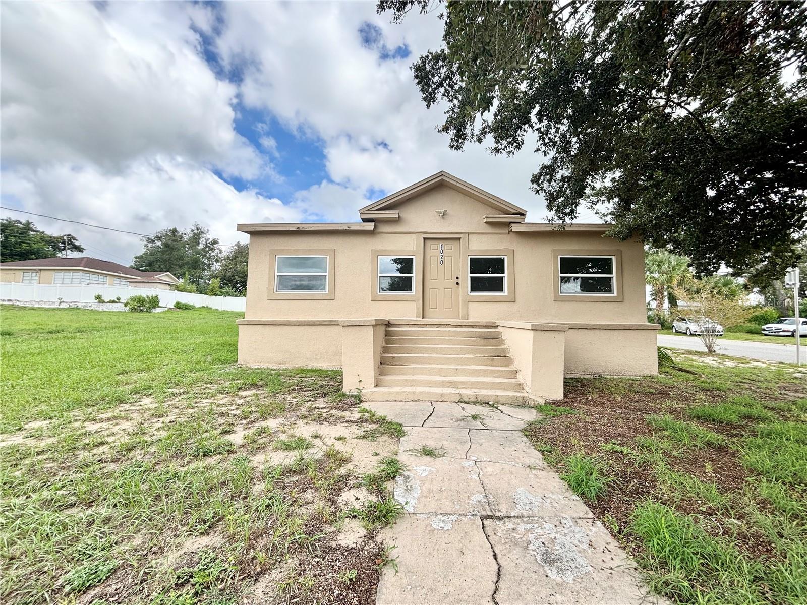 1020 Main Street, FL